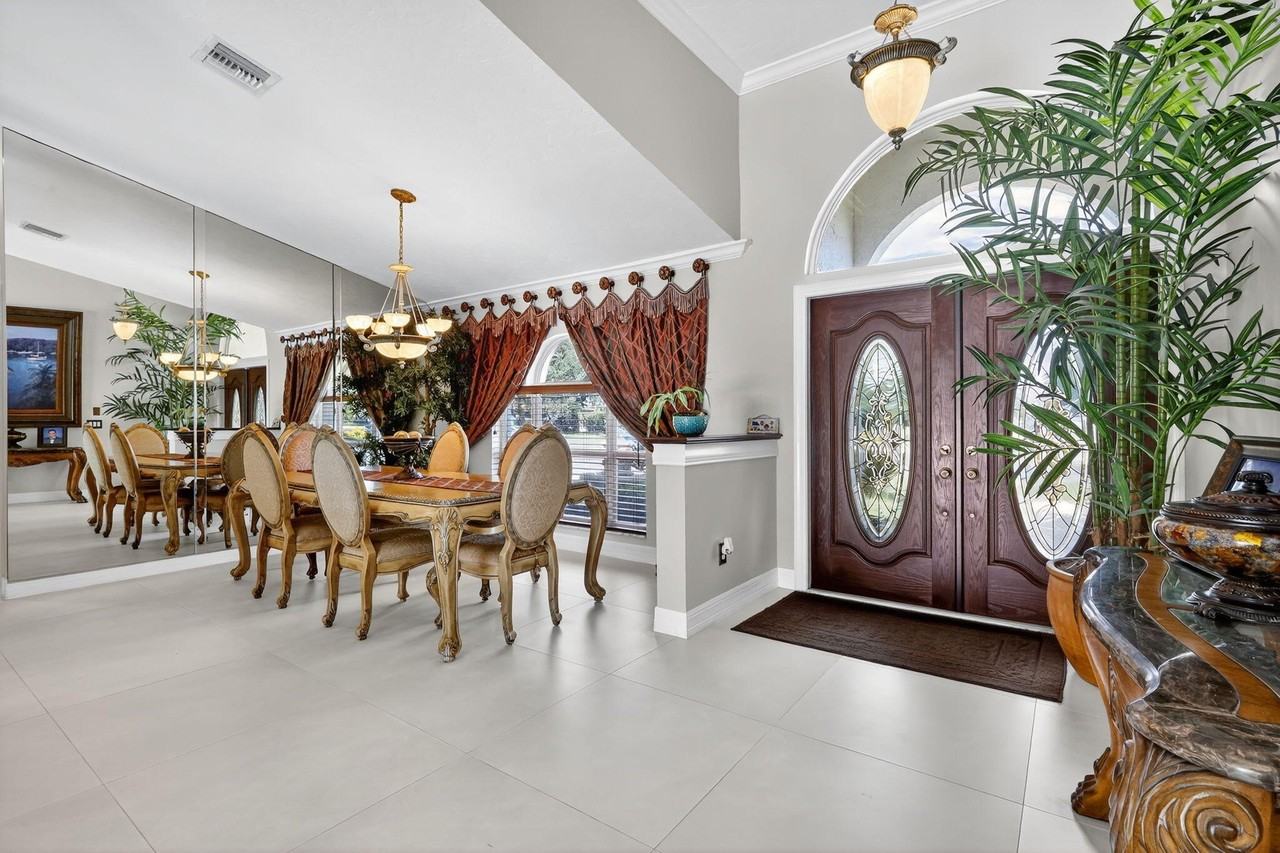 1880 Grantham Ct - Photo 5 of 50