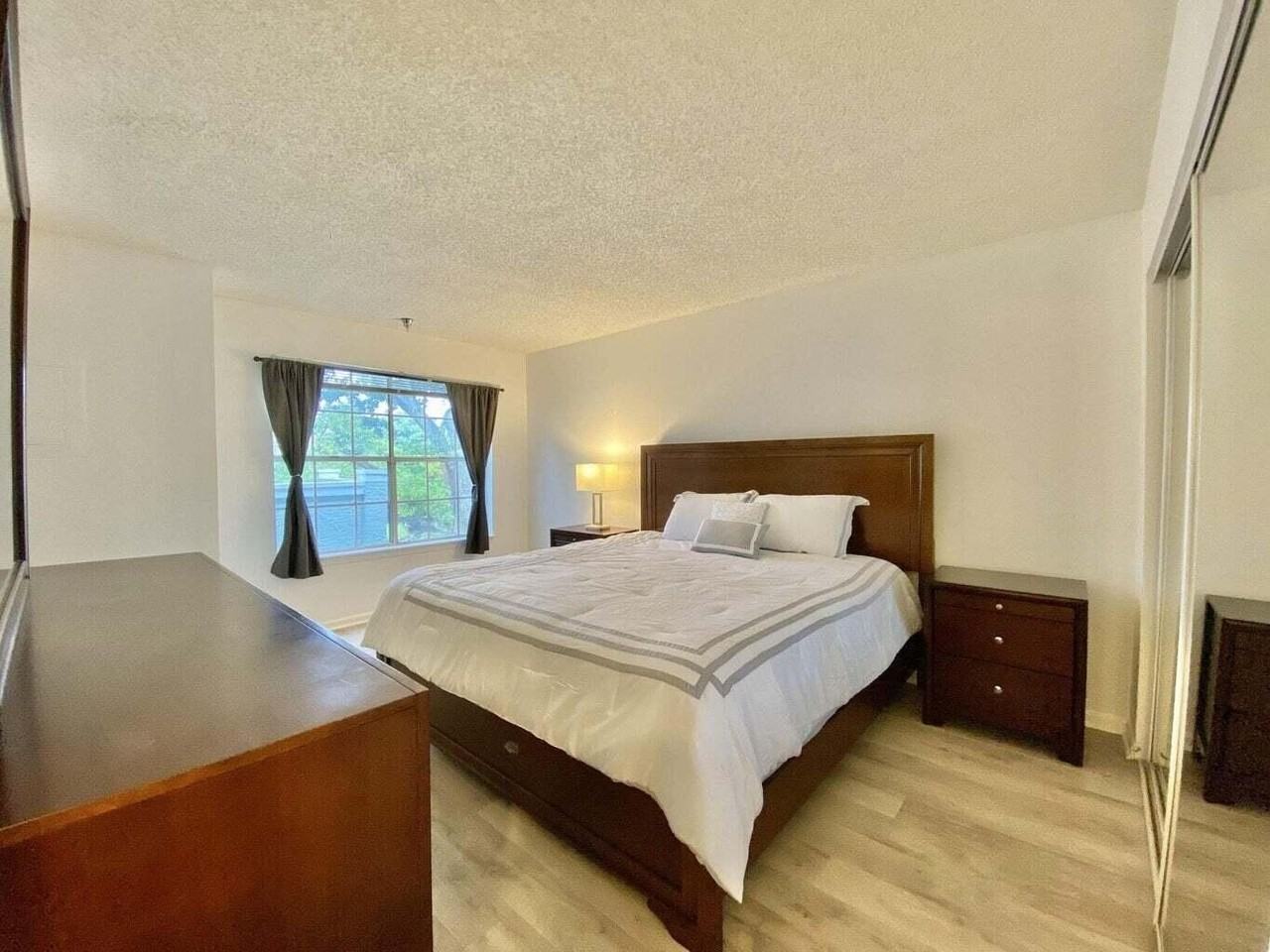 1050 Crystal Way #P - Photo 7 of 17