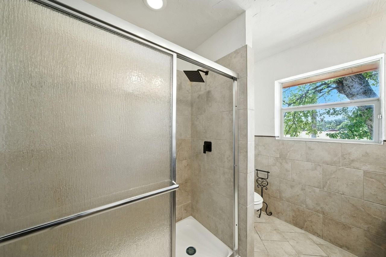 Lake Shore Dr - Photo 5 of 12