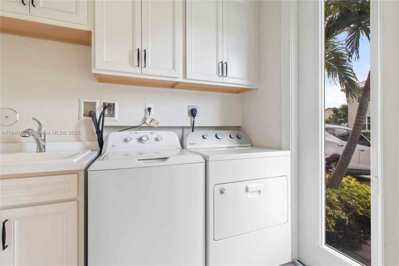 5140 Eucalyptus Drive - Photo 6 of 8