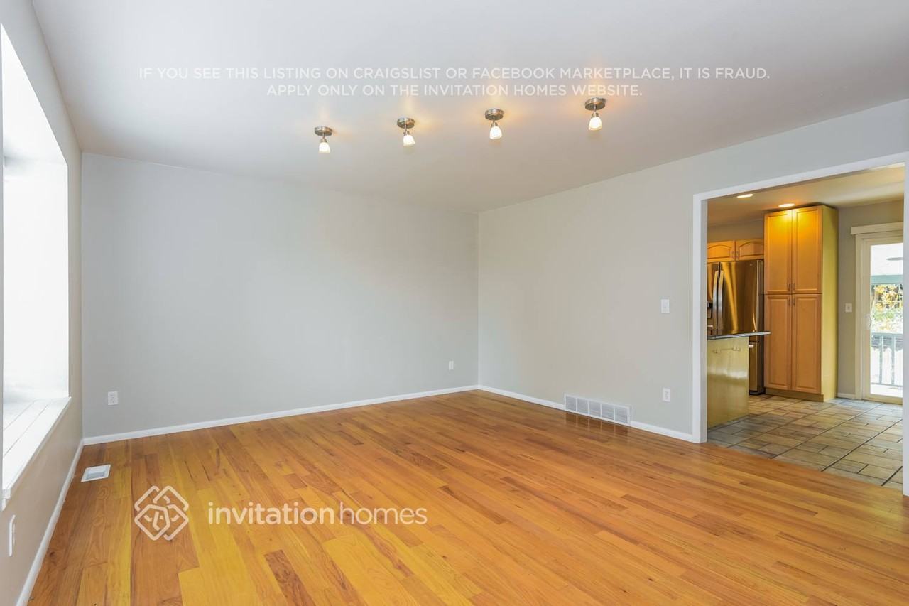 227 Poppy Street - Photo 4 of 16