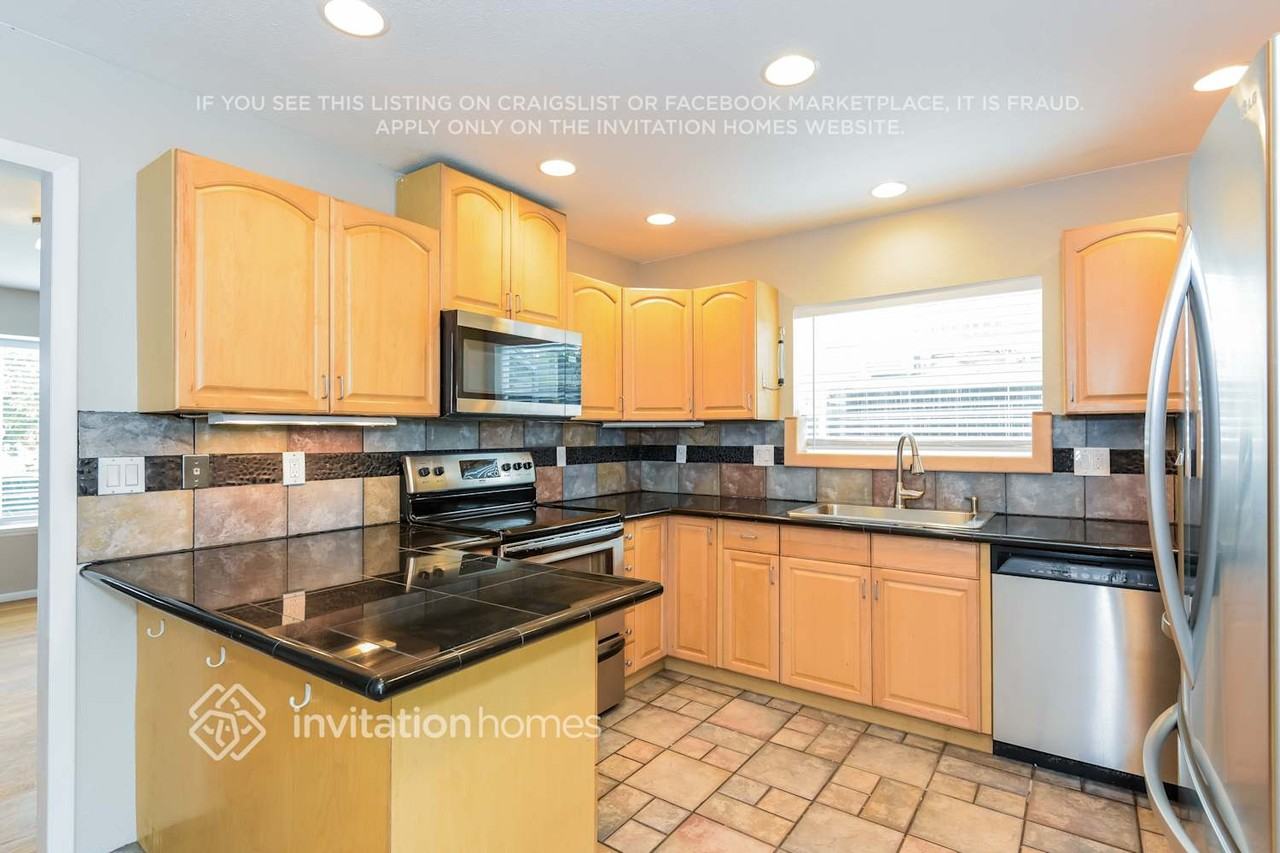 227 Poppy Street - Photo 6 of 16