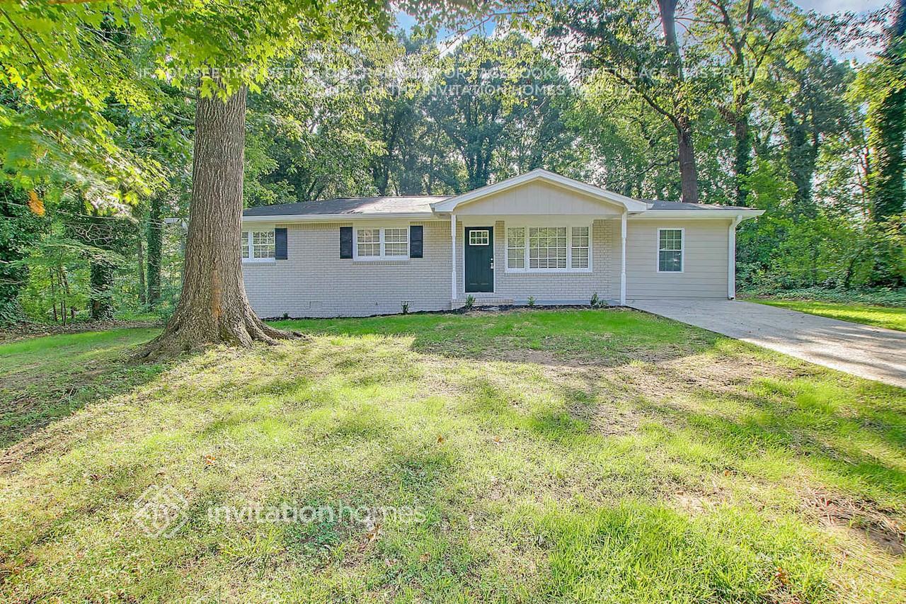 7110 Carolyn Cir - Photo 2 of 25