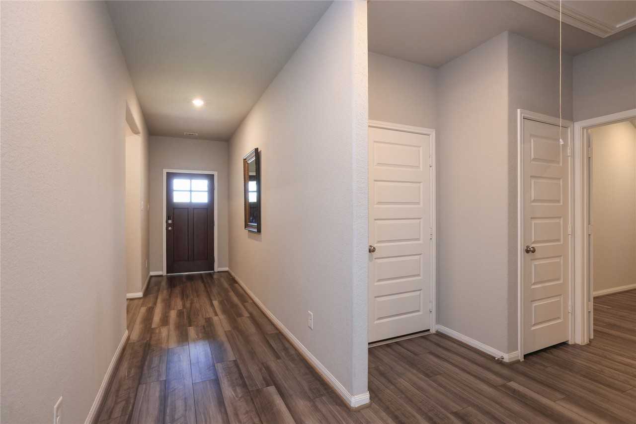 2127 Cherryvale Dr - Photo 4 of 21