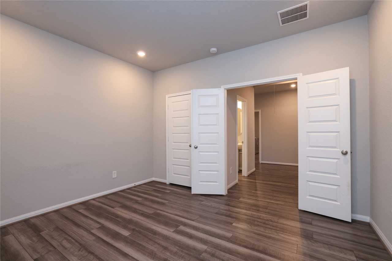 2127 Cherryvale Dr - Photo 7 of 21