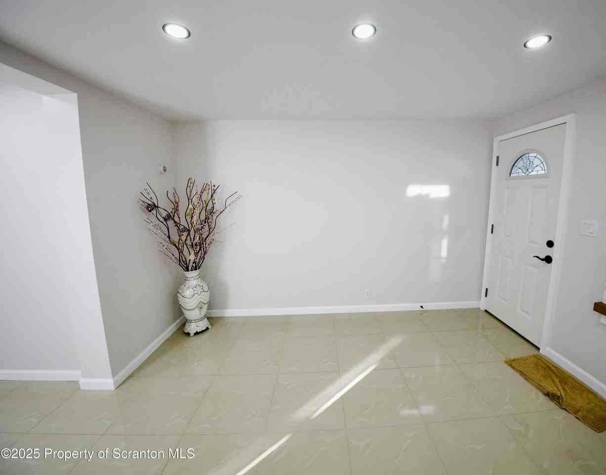 107 N Sumner Ave - Photo 5 of 19