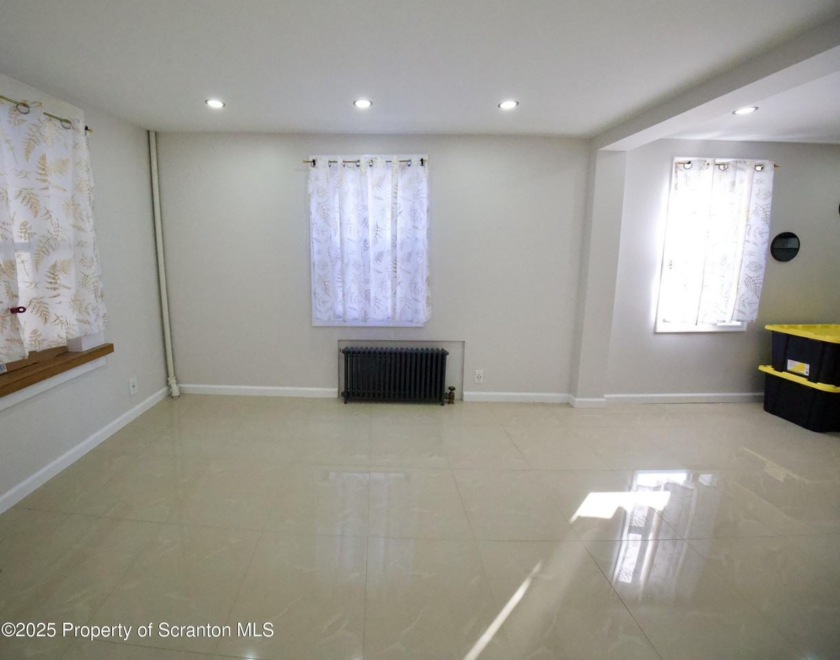 107 N Sumner Ave - Photo 6 of 19