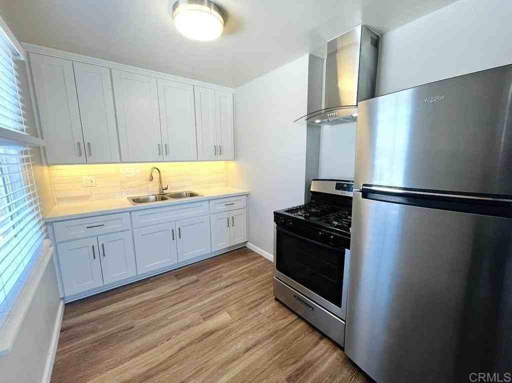 4613 35th St - Photo 3 of 15