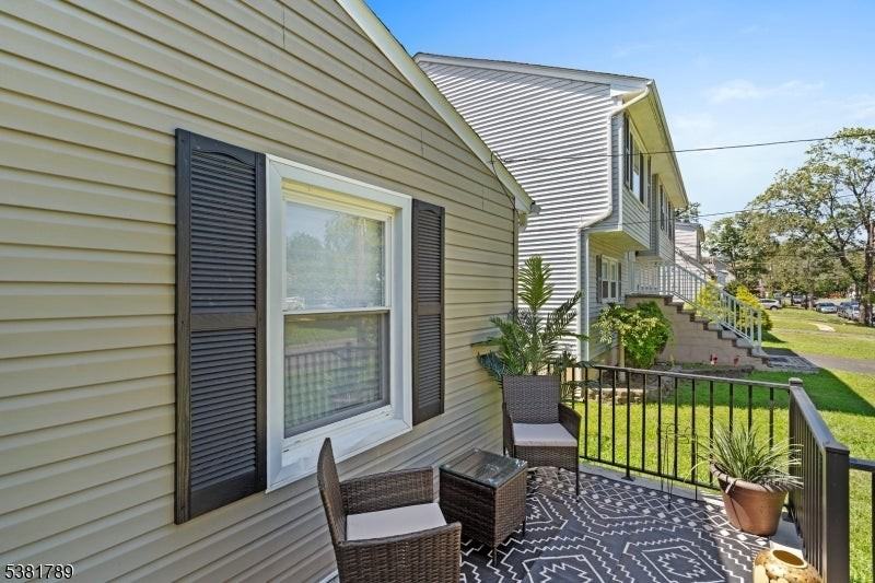 198 Berkeley Square - Photo 5 of 34