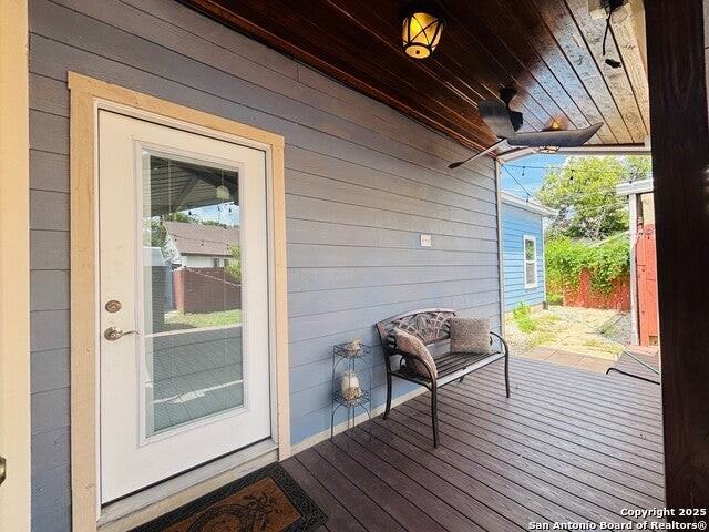 609 West Agarita Avenue - Photo 2 of 17