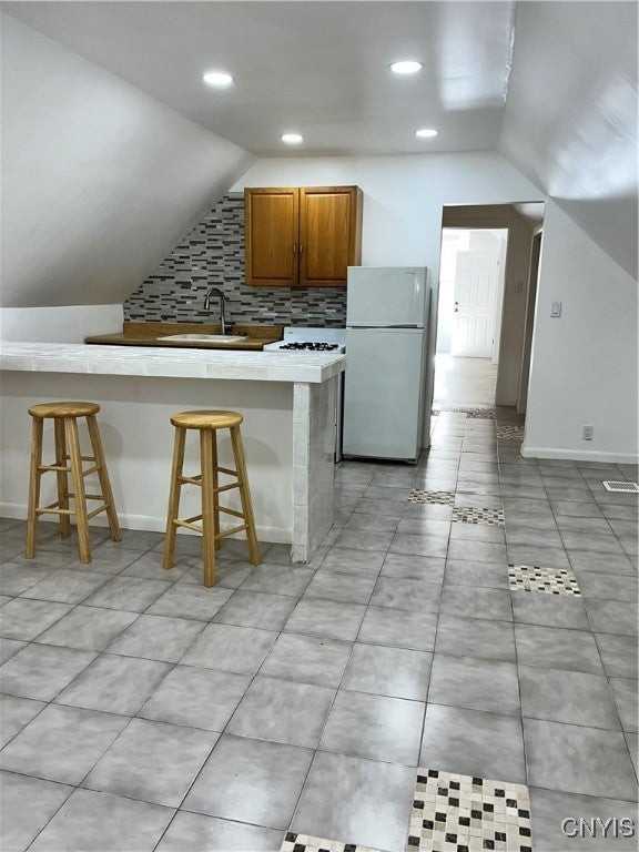 1651 Howard Ave Apt 3 - Photo 6 of 12