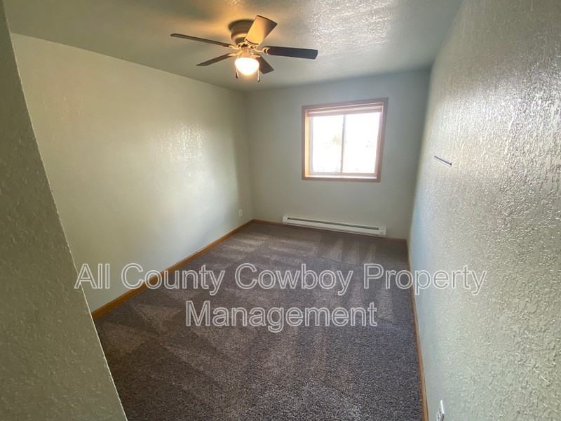 1557 Jefferson St #B - Photo 7 of 7