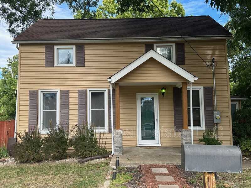 210 S Lange Ave - Photo 2 of 16