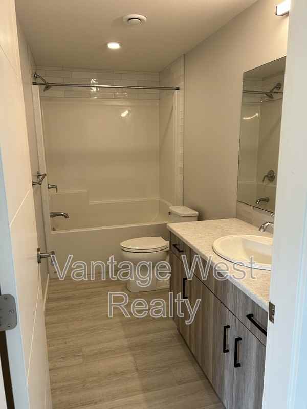 973 Lochness St - Photo 7 of 10