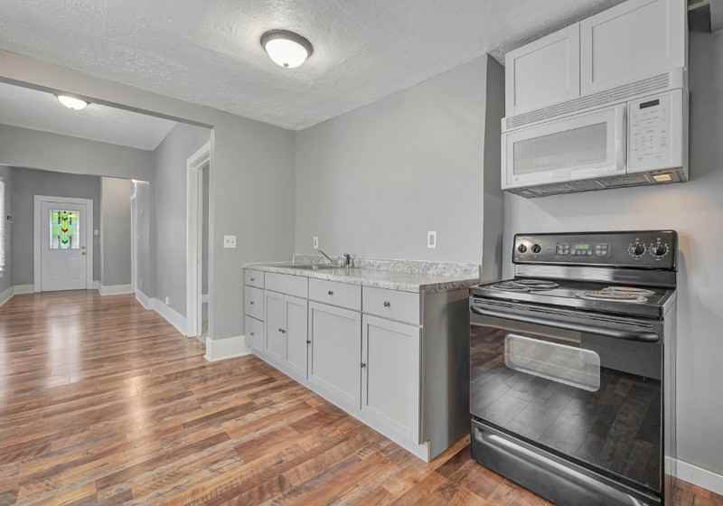 820 Charleston St - Photo 6 of 16