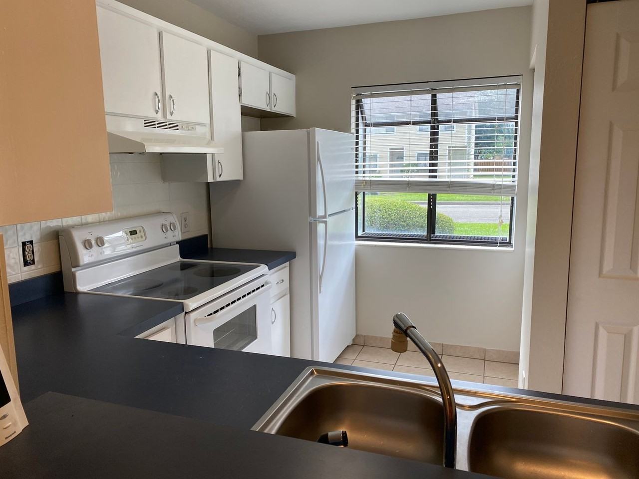 6138 Sw 8th Ln - Photo 2 of 10