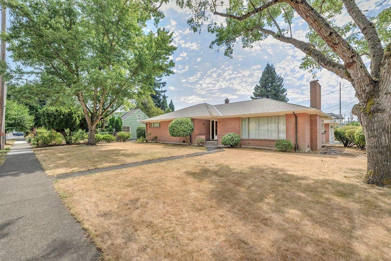 912 E Main St - Photo 3 of 24