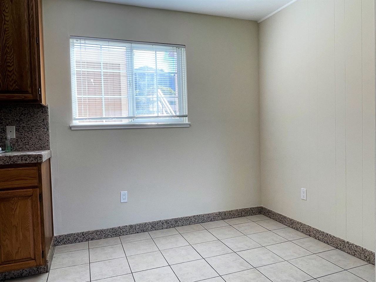 146 Buchanan Ct - Photo 5 of 21