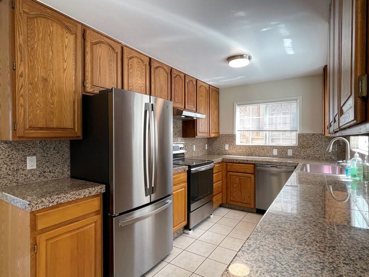146 Buchanan Ct - Photo 7 of 21