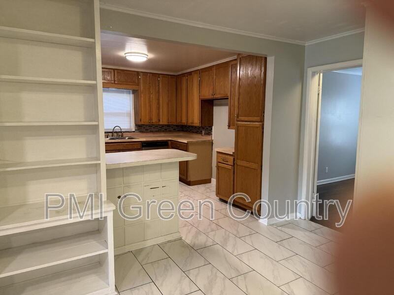 4357 S Rockford Pl - Photo 6 of 20