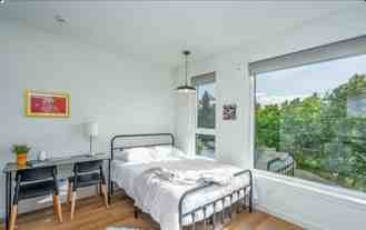 ONE MONTH FREE at Graceland Apartments! - Photo 1 of 1