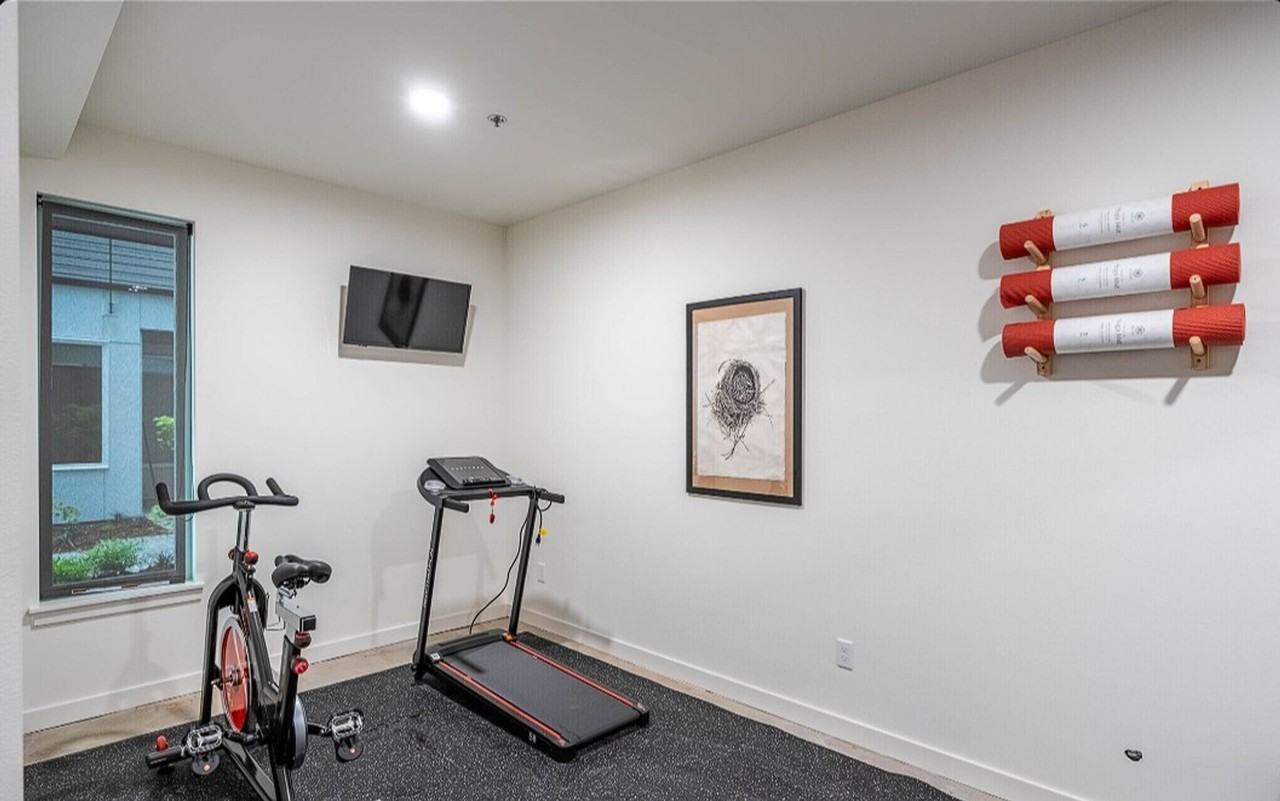 ONE MONTH FREE at Graceland Apartments! - Photo 7 of 43