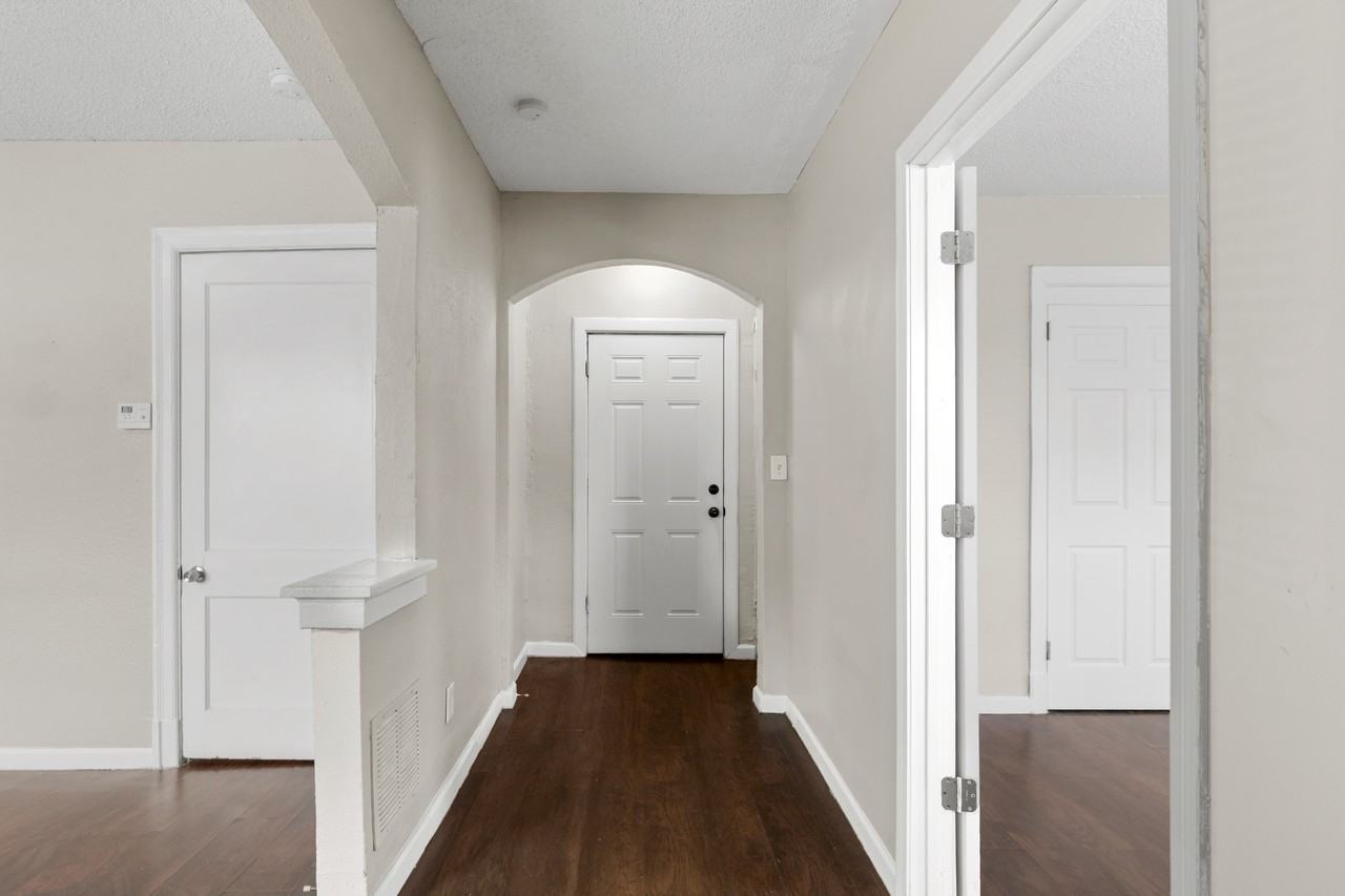 3259 Nebraska Ave - Photo 5 of 37