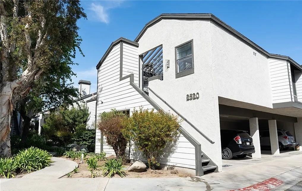 2520 W Macarthur Blvd #B - Photo 3 of 14