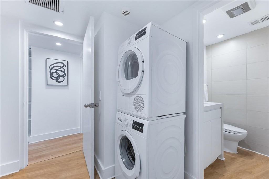 7250 Franklin Ave - Photo 3 of 15