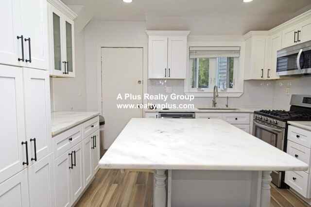 Greenwood Sq #1 - Photo 3 of 20