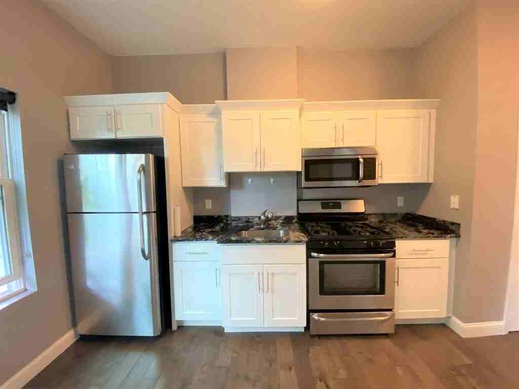 41 Saratoga St #4E - Photo 2 of 10