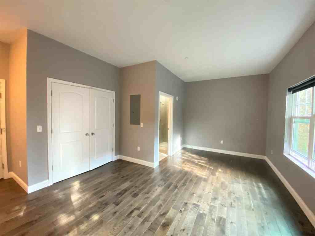 41 Saratoga St #4E - Photo 4 of 10
