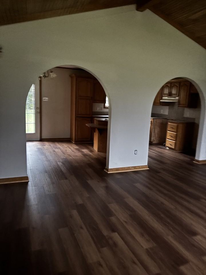 1140 W 14th St #NA - Photo 2 of 8