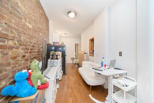 335 W 43rd St #1B - Photo 1 of 1