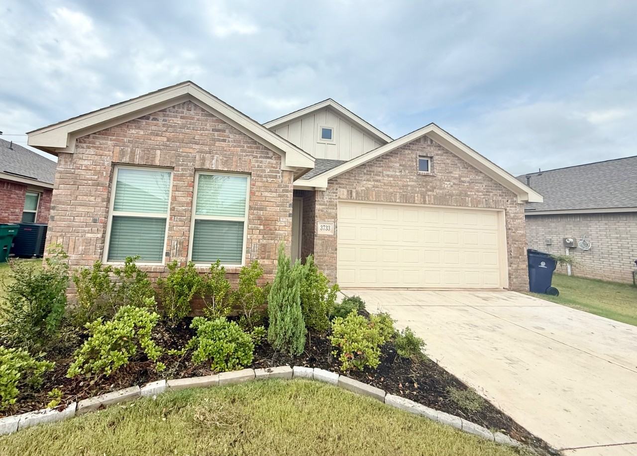 3733 Palmetto Bluff Dr - Photo 2 of 10