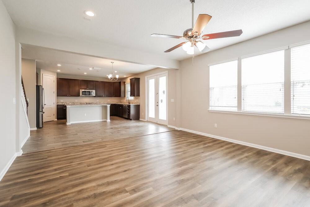 3343 Spring Valley Ct - Photo 6 of 17