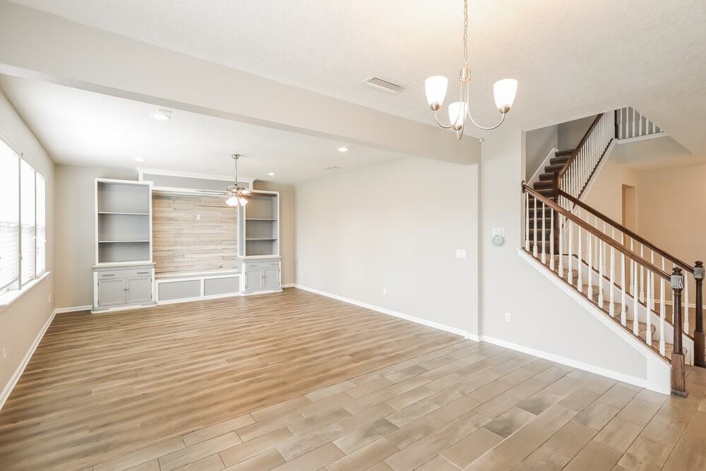 3343 Spring Valley Ct - Photo 7 of 17