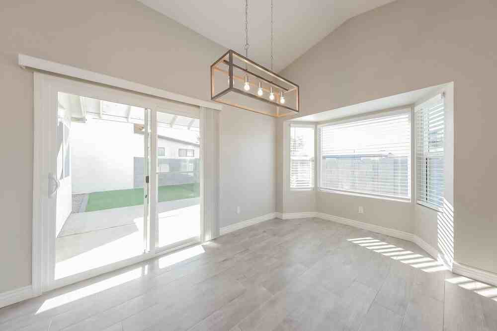 8741 W Greenbrian Dr - Photo 7 of 16