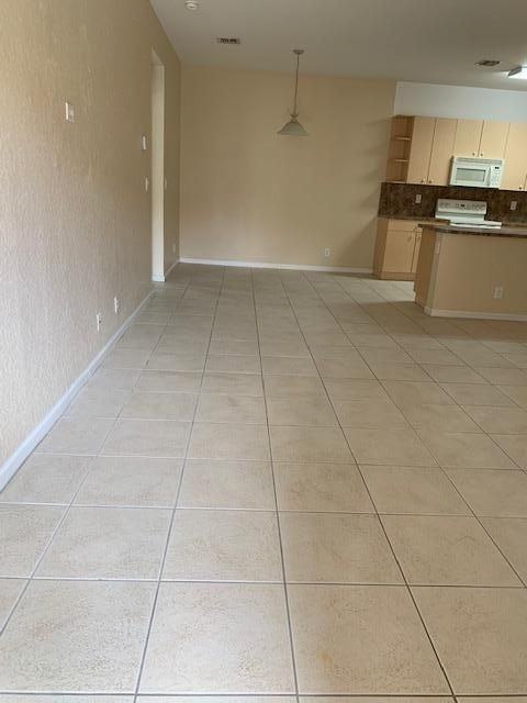 3565 Forest Hill Blvd ##86 - Photo 3 of 5