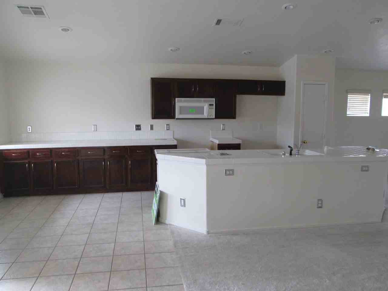 1018 Elliot Park Ave - Photo 4 of 13