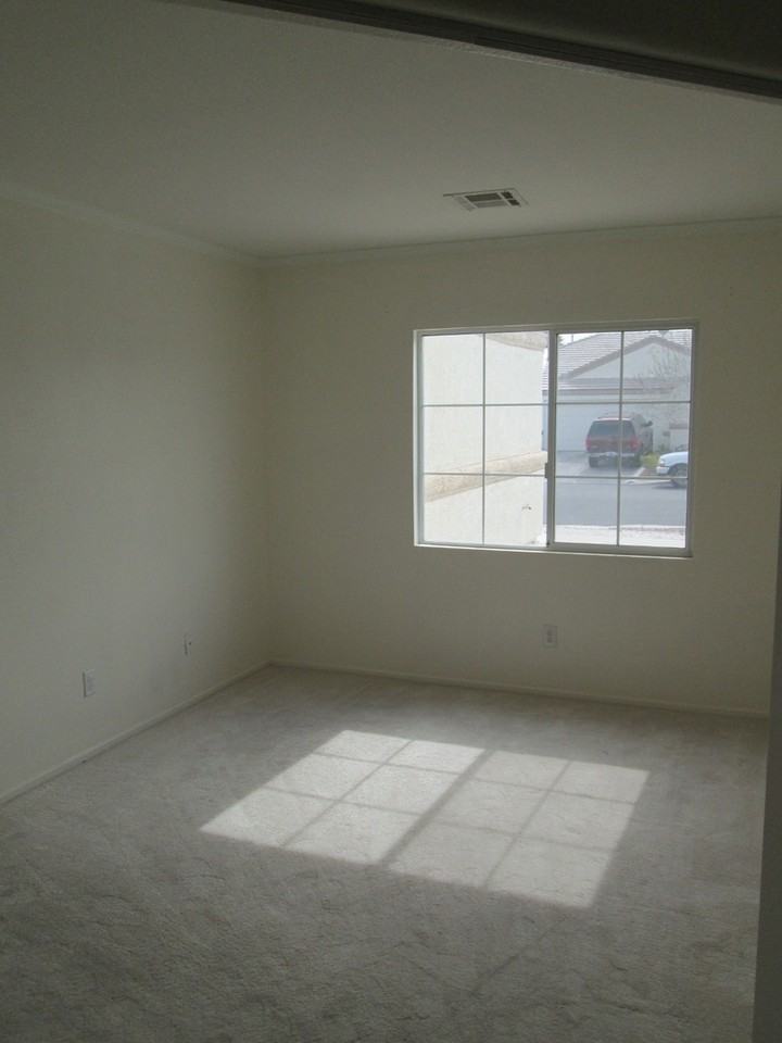 1018 Elliot Park Ave - Photo 7 of 13