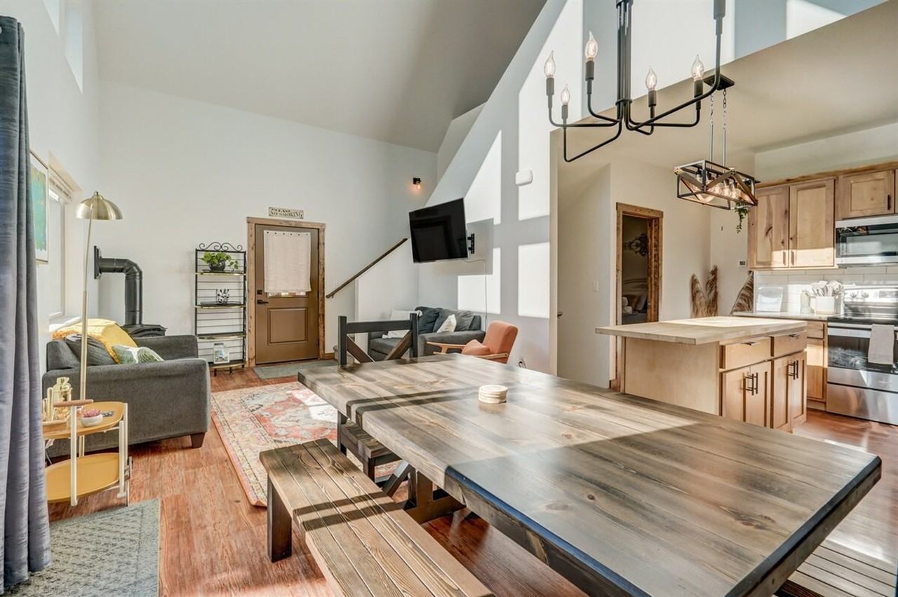 123 Pinecrest Rd #1065700P - Photo 4 of 40