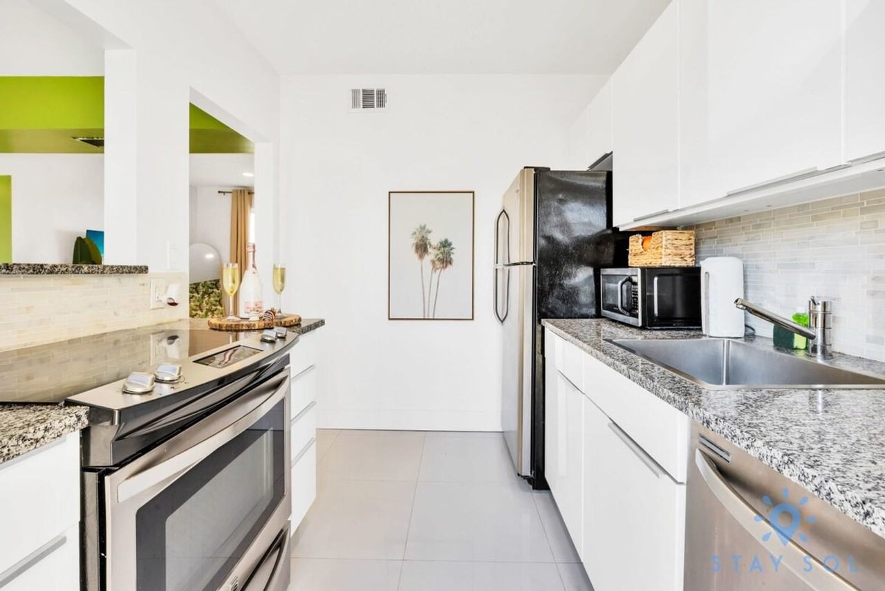 809 South Ocean Drive #1227310P - Photo 3 of 29