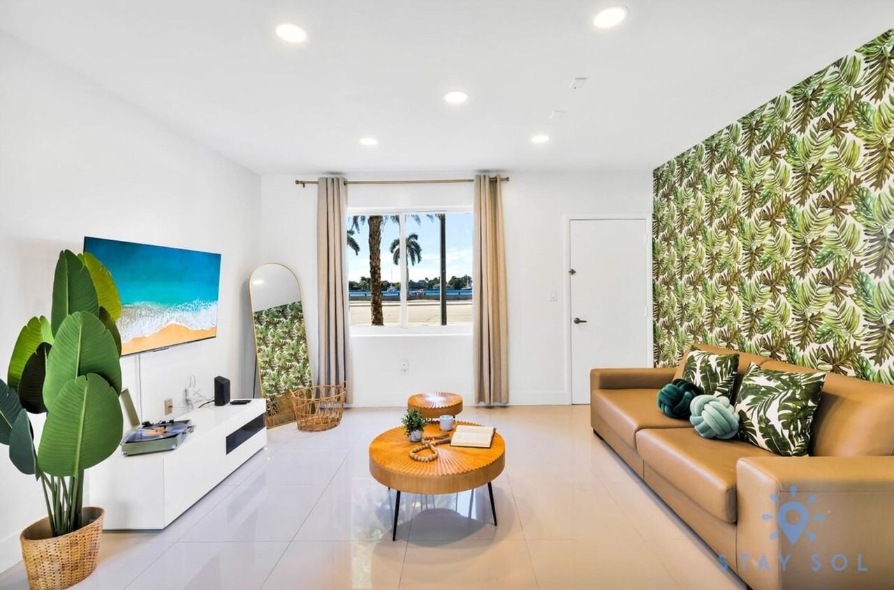 809 South Ocean Drive #1227310P - Photo 4 of 29