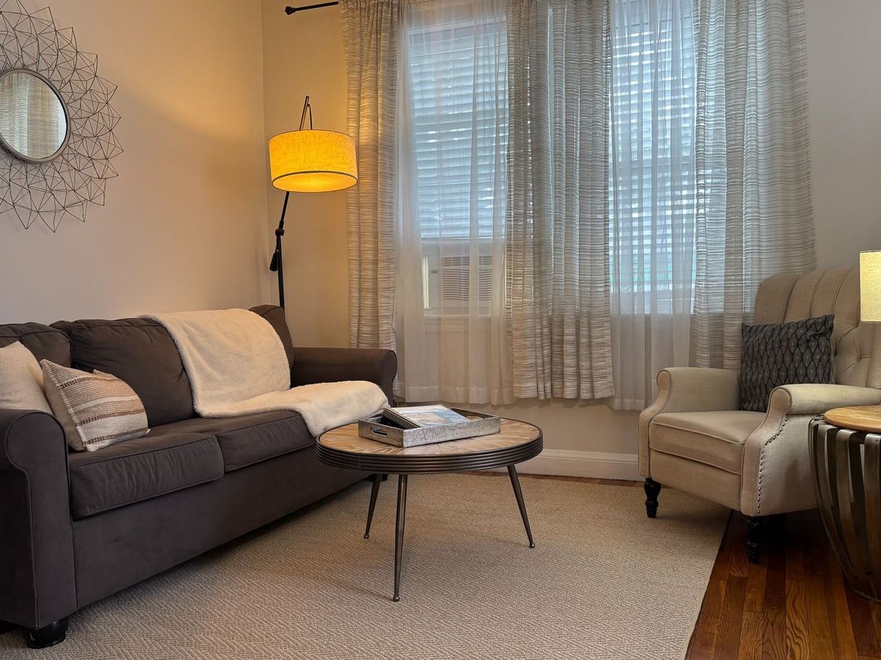 183 Kent St #1237993P - Photo 2 of 8