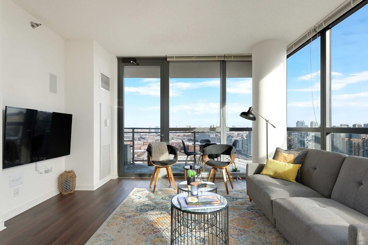 716 West Kinzie Street - Photo 2 of 103