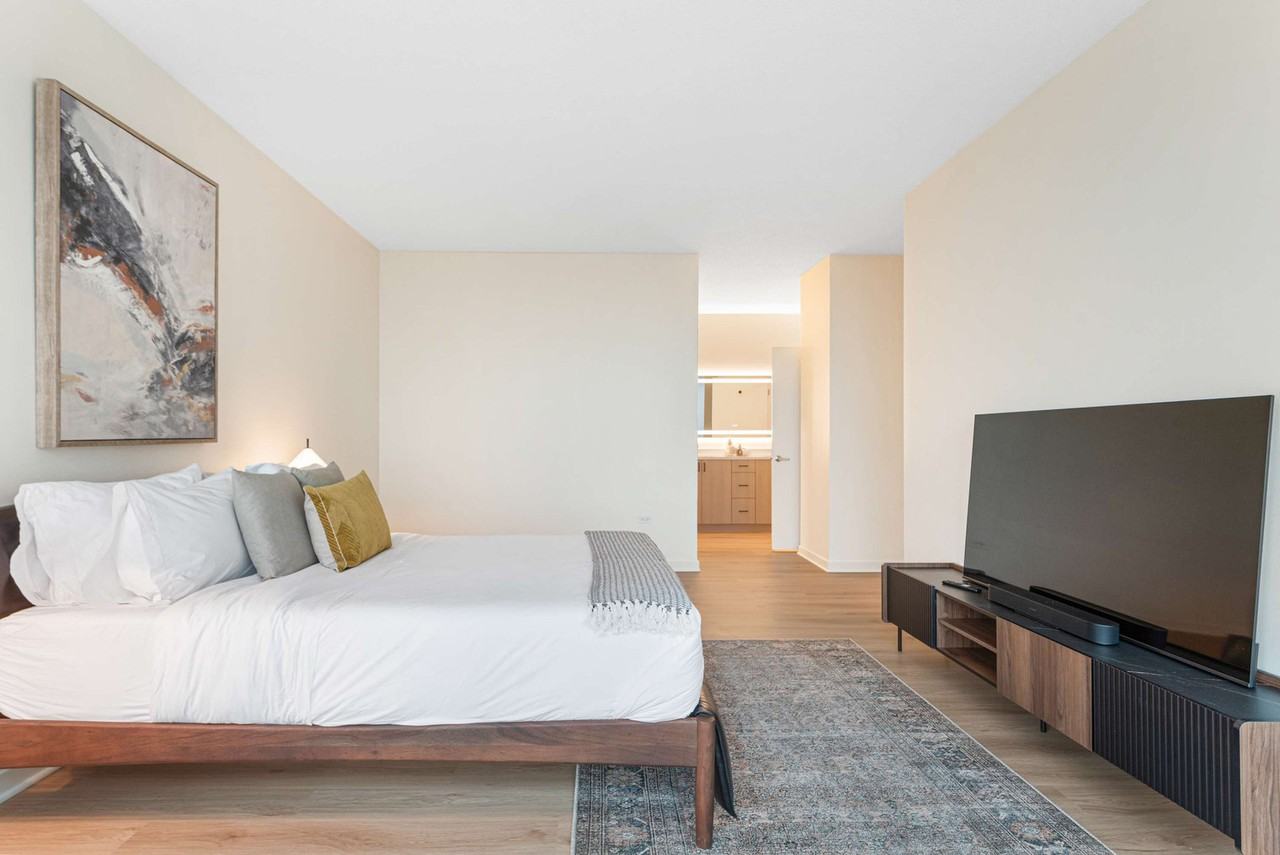 365 North Halsted Street - Photo 4 of 103