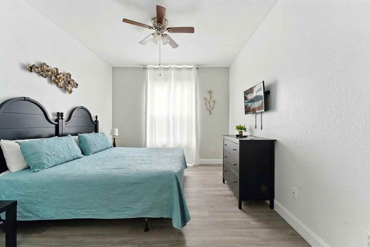 8101 Coconut Palm Way #1280959P - Photo 4 of 25