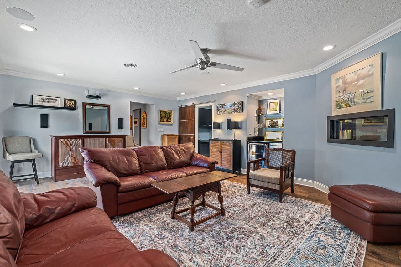 430 Arricola Ave #1281991P - Photo 4 of 50