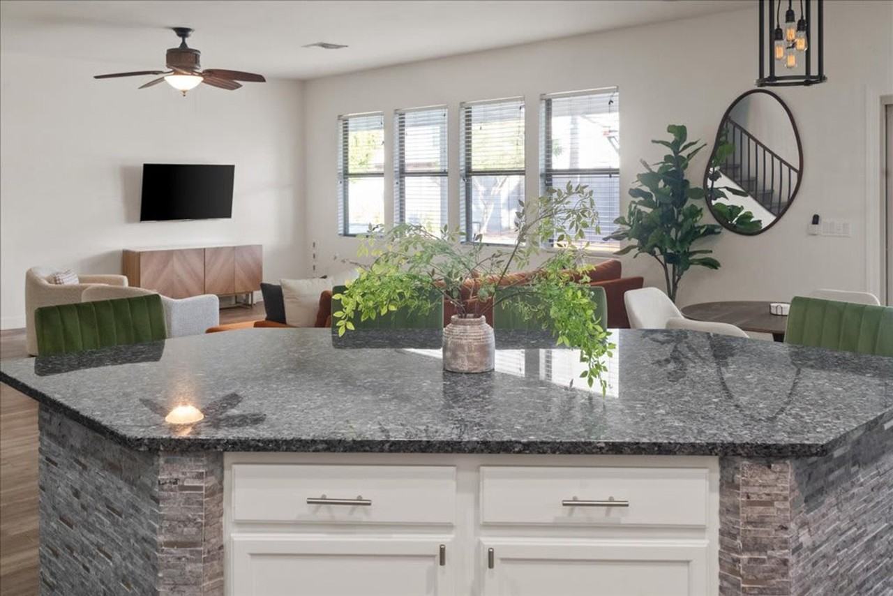 10617 W Adela Dr #1286390P - Photo 5 of 50